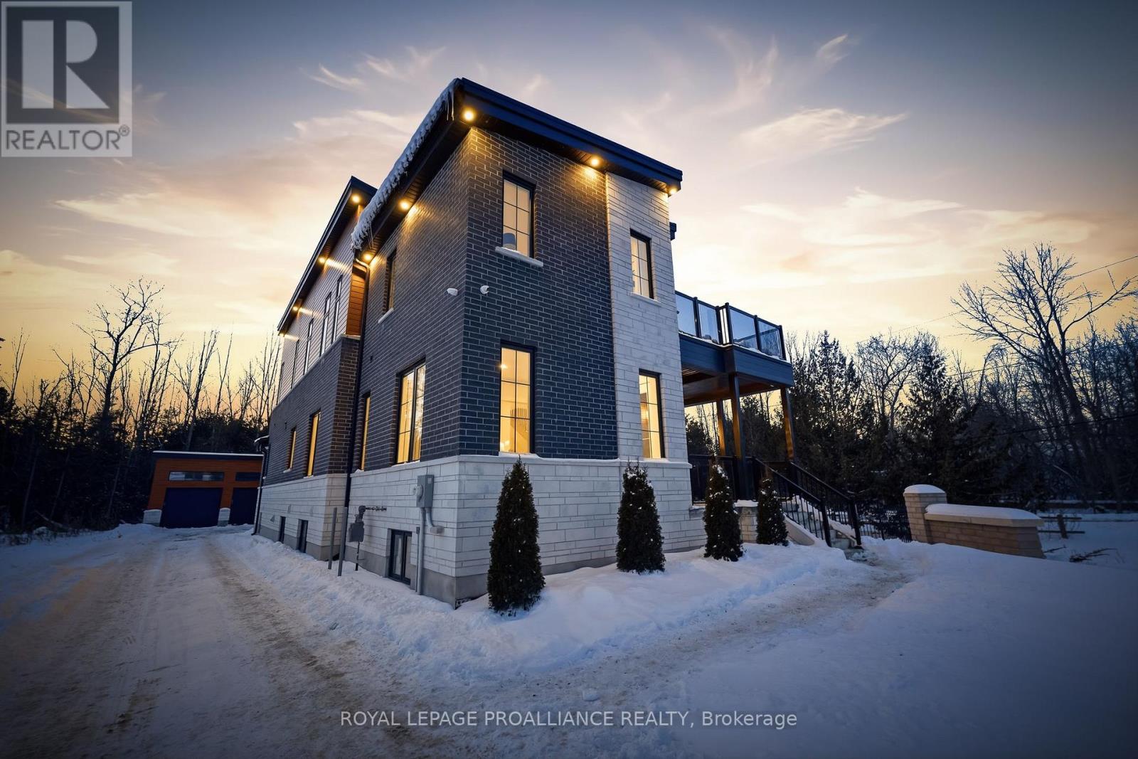 213 Suzanne Mess Boulevard, Cobourg, Ontario  K9A 3L3 - Photo 2 - X12739620