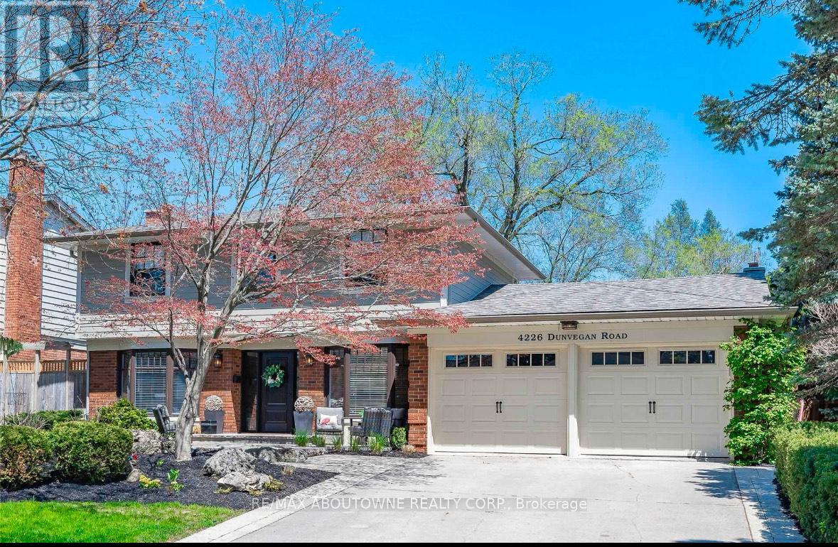 4226 Dunvegan Road, Burlington, Ontario  L7L 1P8 - Photo 3 - W12742128