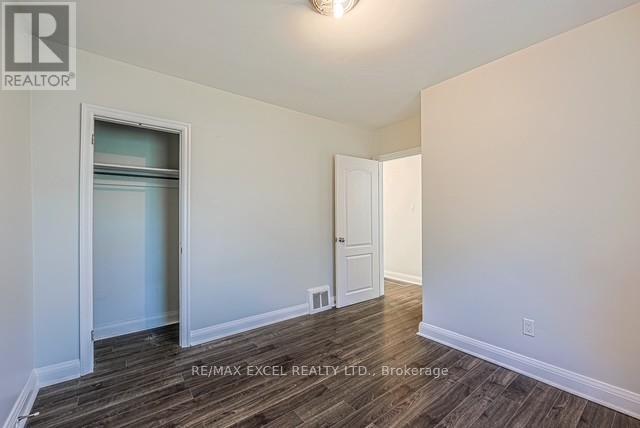 90 Flamborough Drive E, Toronto, Ontario  M6M 2R7 - Photo 12 - W12742142