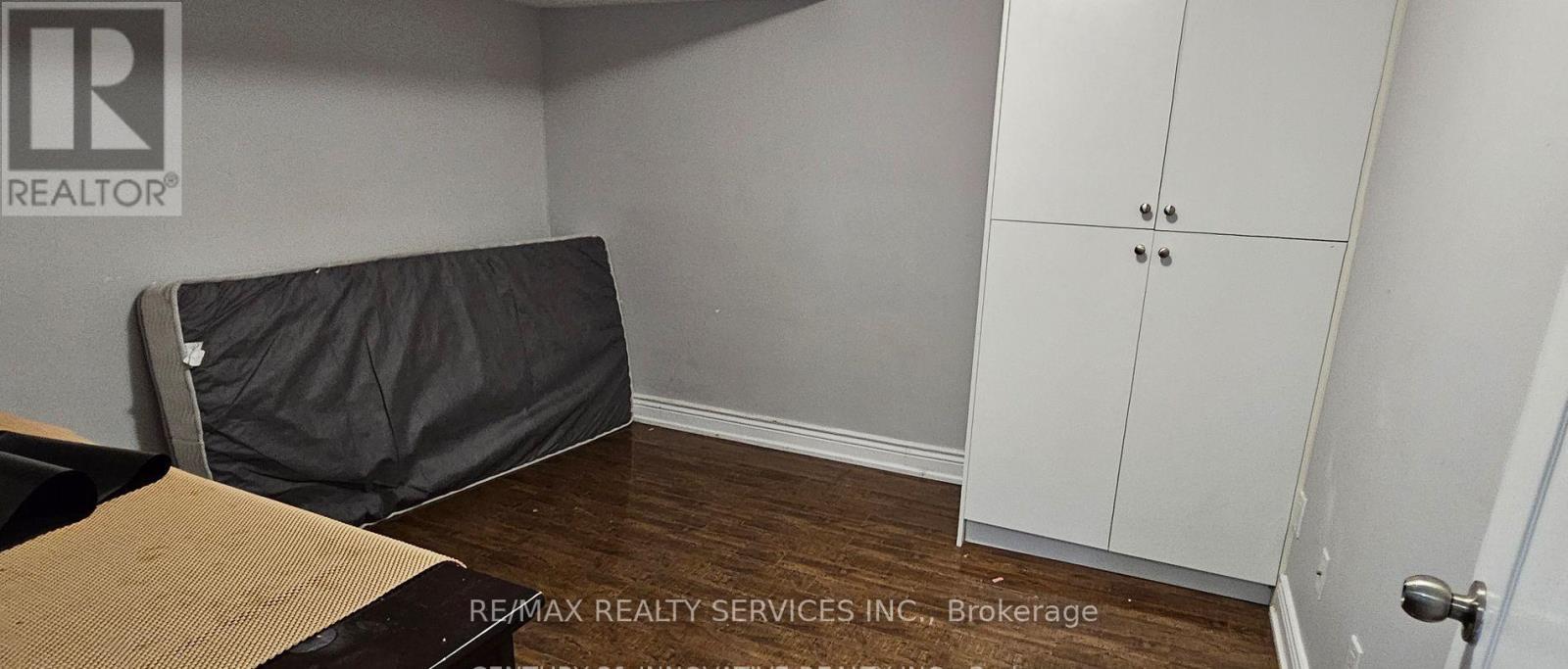 141 Whitwell Drive, Brampton, Ontario  L6P 1L2 - Photo 10 - W12742212