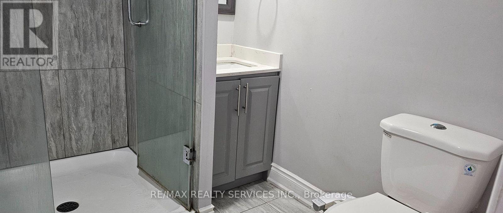 141 Whitwell Drive, Brampton, Ontario  L6P 1L2 - Photo 8 - W12742212