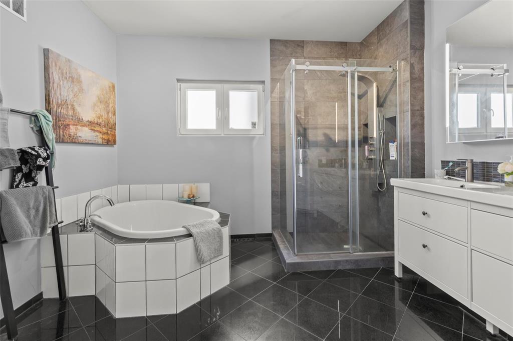 76 Creekside Drive, Steinbach, Manitoba  R5G 0A4 - Photo 17 - 202600528