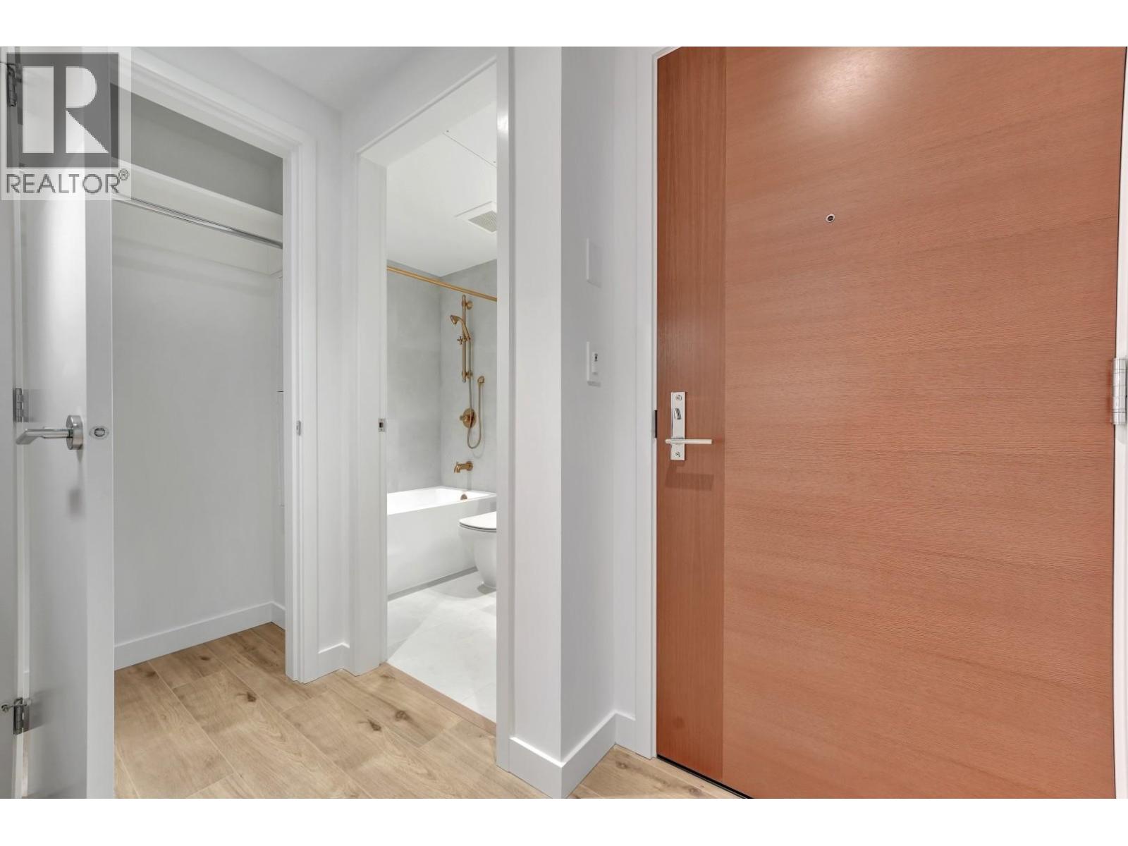 3601 720 Farrow Street, Coquitlam, British Columbia  V3J 0P3 - Photo 2 - R3060800