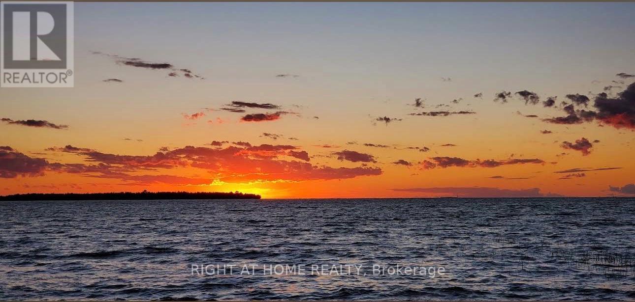 3 Oriole Avenue, South Bruce Peninsula, Ontario  N0H 2T0 - Photo 28 - X12742132