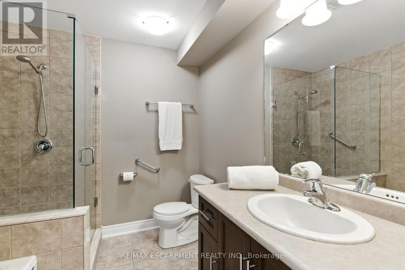 4 Burgundy Grove, Hamilton, Ontario  L9K 0E7 - Photo 19 - X12742150