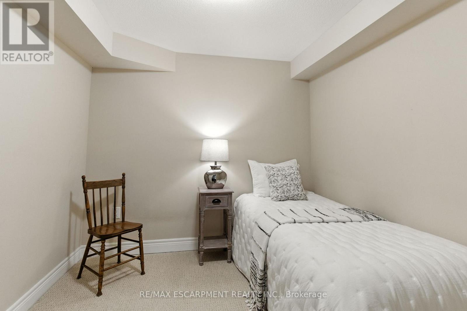 4 Burgundy Grove, Hamilton, Ontario  L9K 0E7 - Photo 35 - X12742150