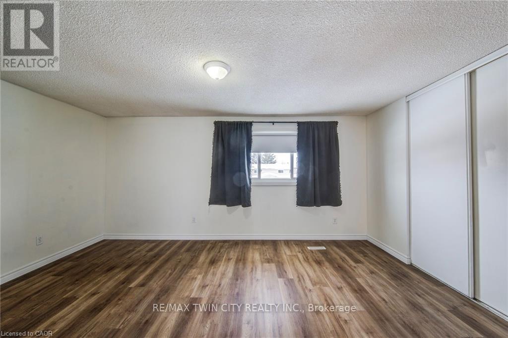 839 Doon Village Road, Kitchener, Ontario  N2P 1A1 - Photo 22 - X12742170