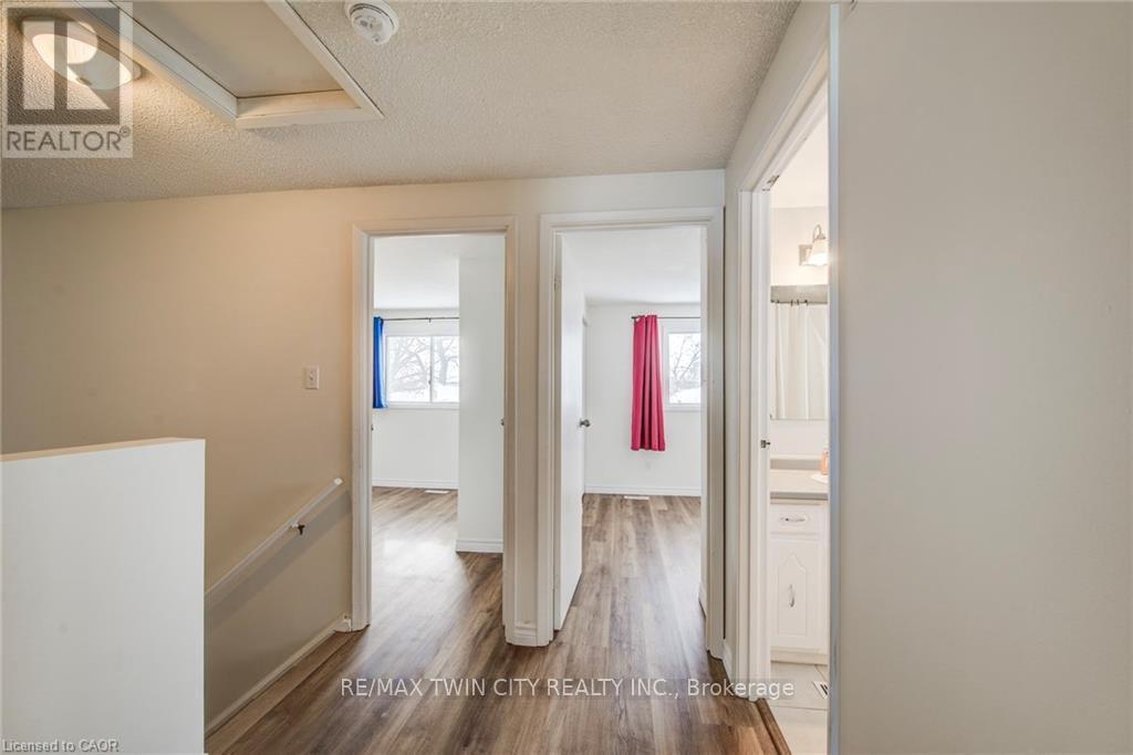 839 Doon Village Road, Kitchener, Ontario  N2P 1A1 - Photo 25 - X12742170