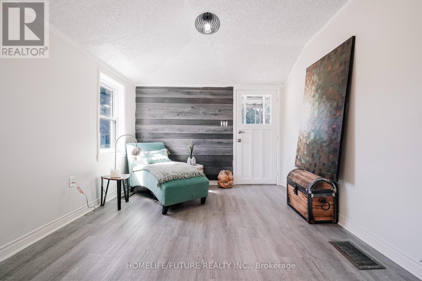 9 Toronto Road, Port Hope, Ontario  L1A 3R4 - Photo 7 - X12742240