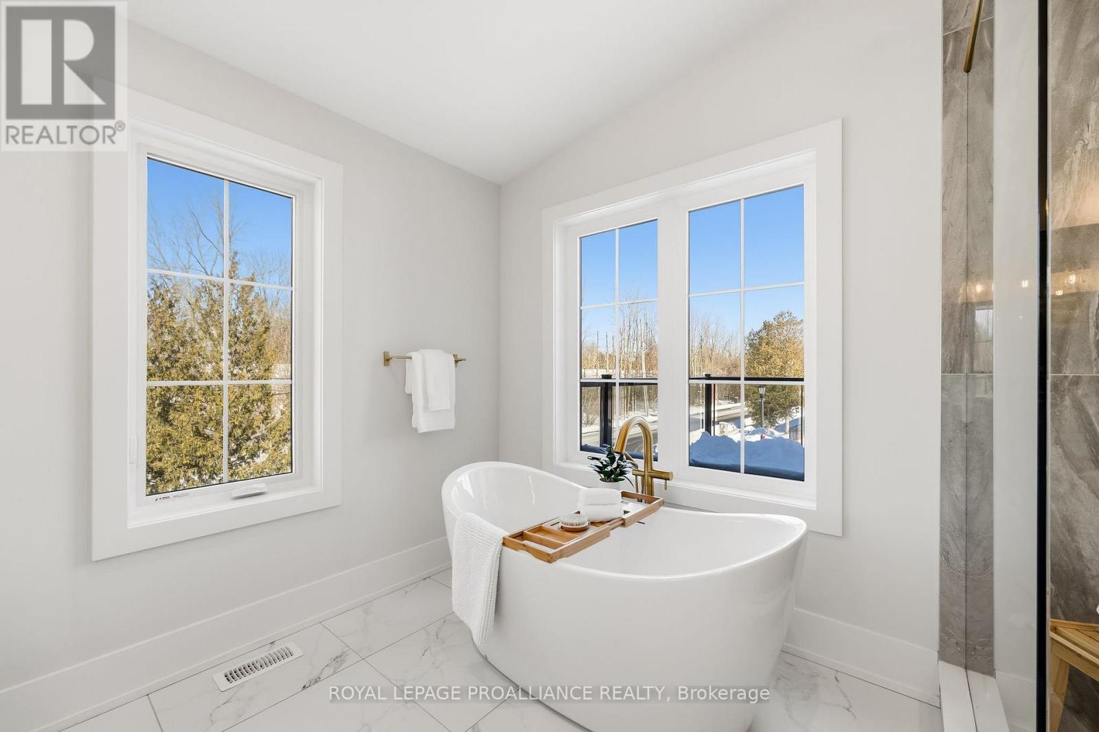 213 Suzanne Mess Boulevard, Cobourg, Ontario  K9A 3L3 - Photo 37 - X12739620