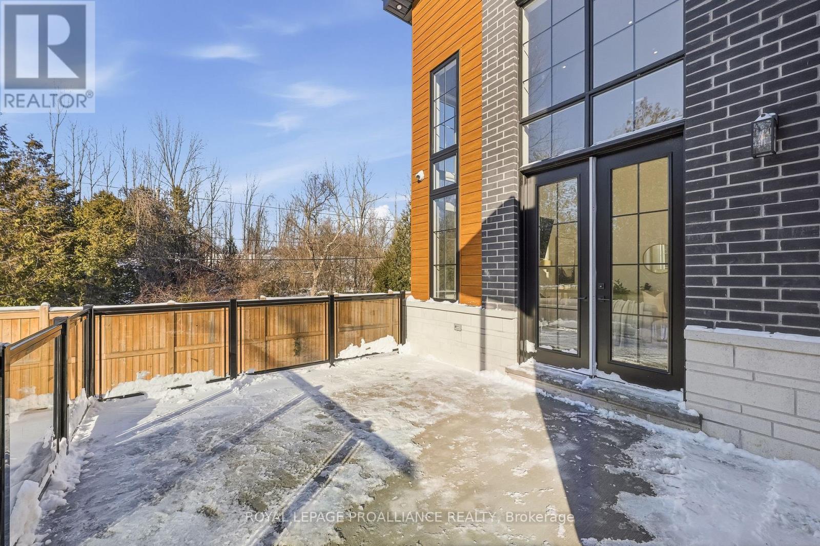 213 Suzanne Mess Boulevard, Cobourg, Ontario  K9A 3L3 - Photo 43 - X12739620