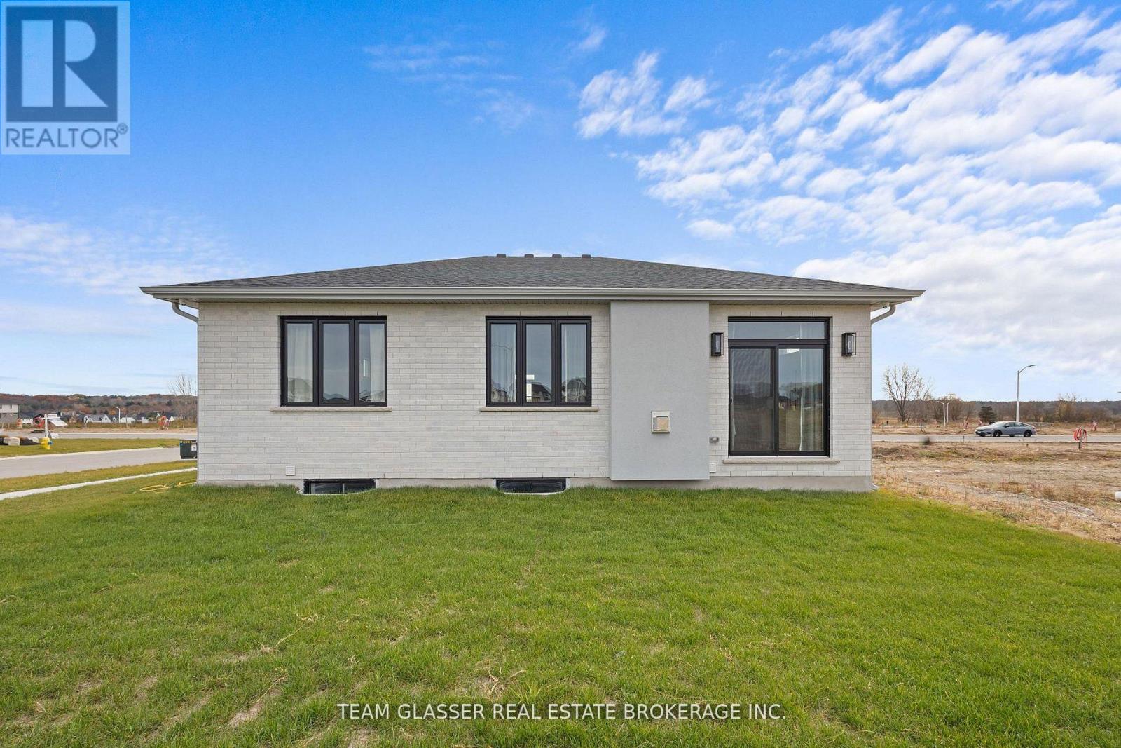 70 Benner Boulevard, Middlesex Centre, Ontario N0L 1R0 - Photo 16 - X12737842