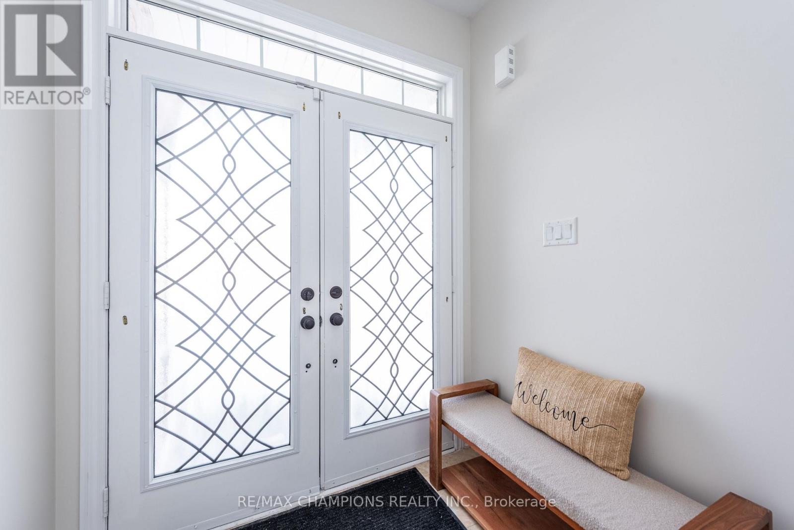 14 Naperton Drive, Brampton, Ontario  L6R 0Z5 - Photo 2 - W12741740