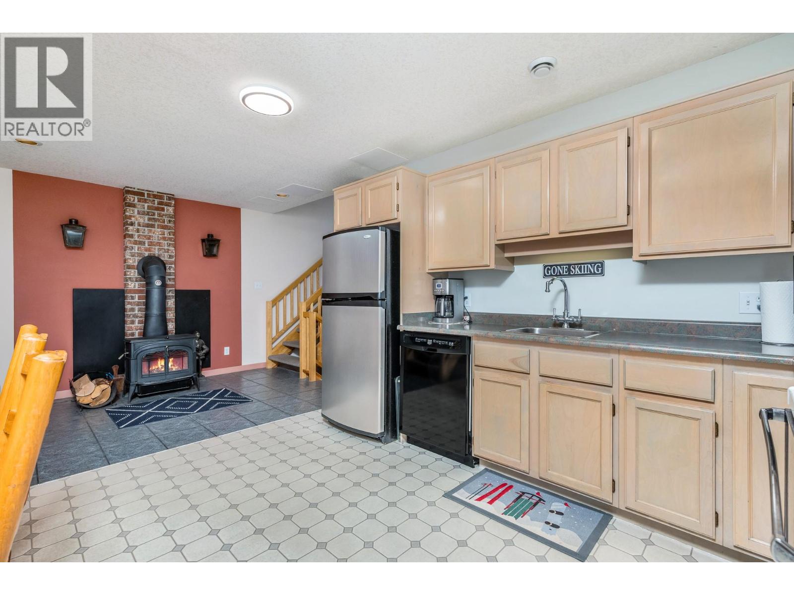 205 Monashee Road, Silver Star, British Columbia  V1B 0S5 - Photo 28 - 10374250