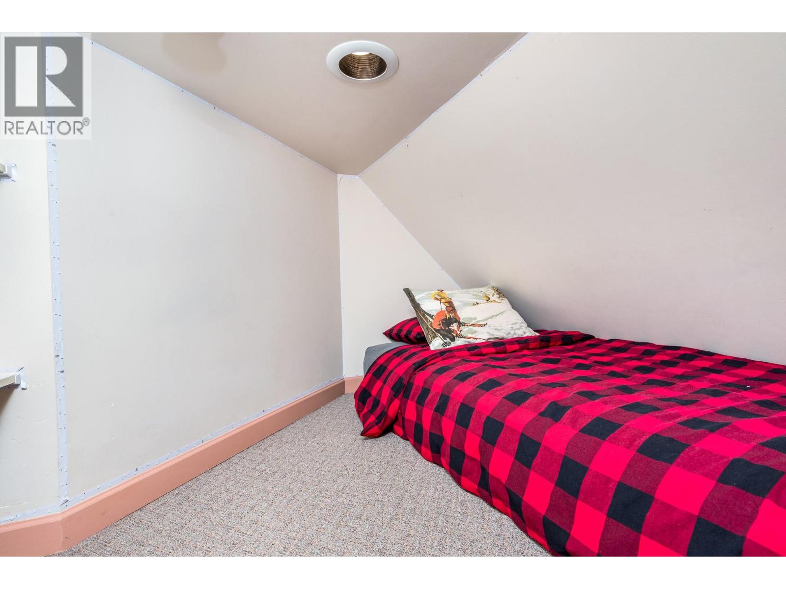 205 Monashee Road, Silver Star, British Columbia  V1B 0S5 - Photo 46 - 10374250