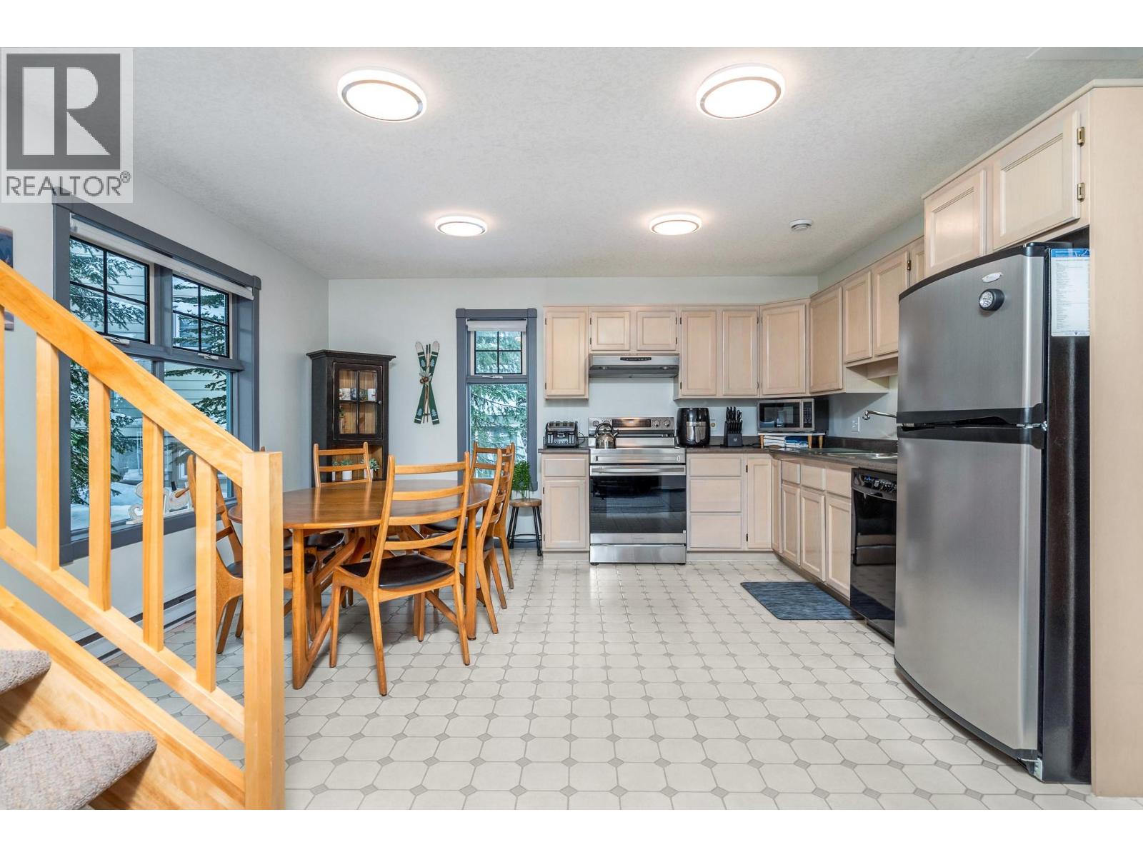 205 Monashee Road, Silver Star, British Columbia  V1B 0S5 - Photo 5 - 10374250