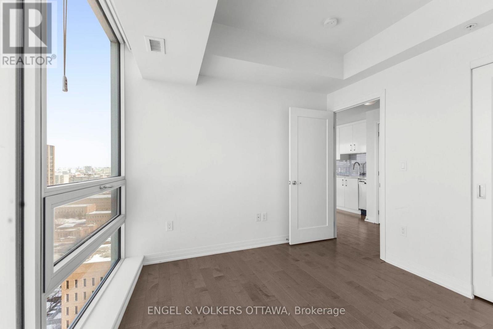 2009 - 805 Carling Avenue, Ottawa, Ontario  K1S 5W9 - Photo 12 - X12717440