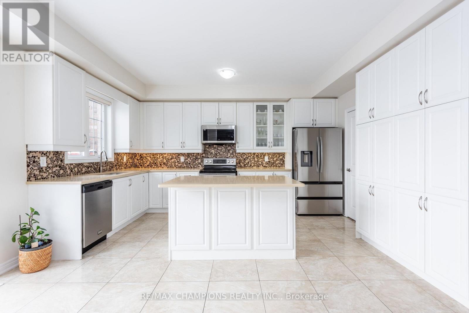 14 Naperton Drive, Brampton, Ontario  L6R 0Z5 - Photo 16 - W12741740