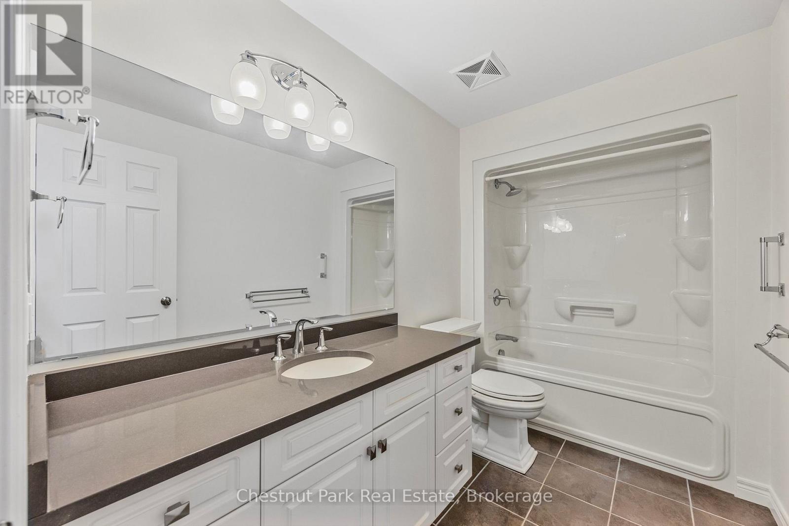 304 - 1 Chamberlain Crescent, Collingwood, Ontario  L9Y 0X7 - Photo 32 - S12742462