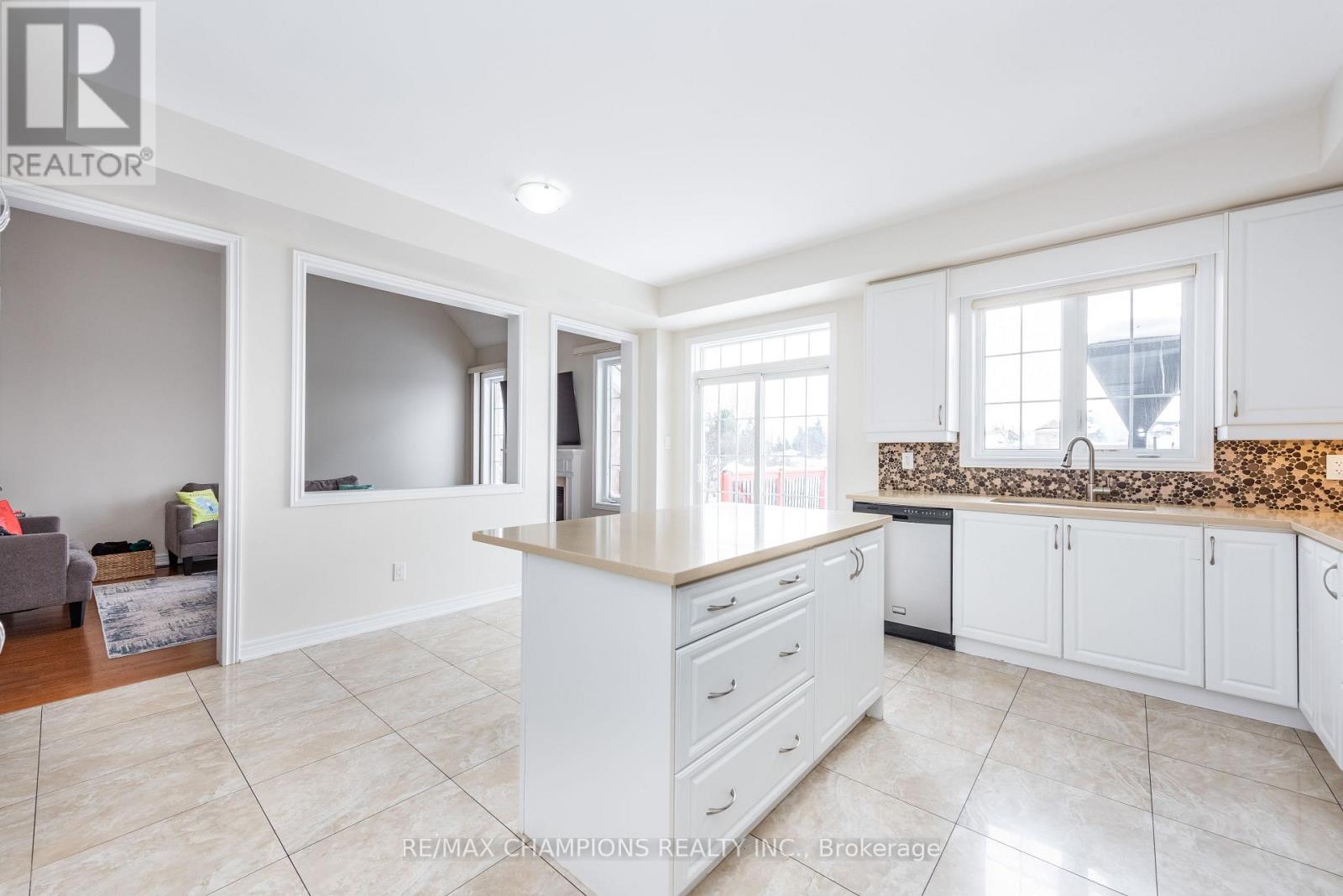 14 Naperton Drive, Brampton, Ontario  L6R 0Z5 - Photo 18 - W12741740