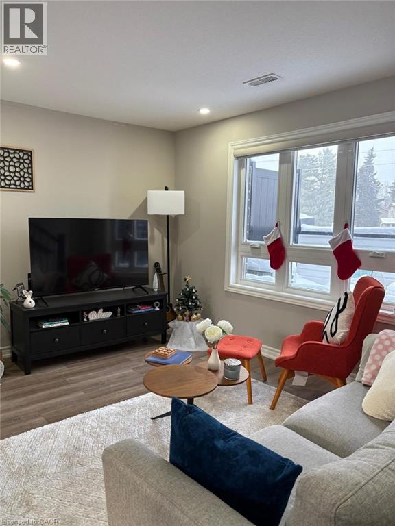 261 Chapel Hill Drive Unit# 45, Kitchener, Ontario  N2R 1N5 - Photo 10 - 40801738