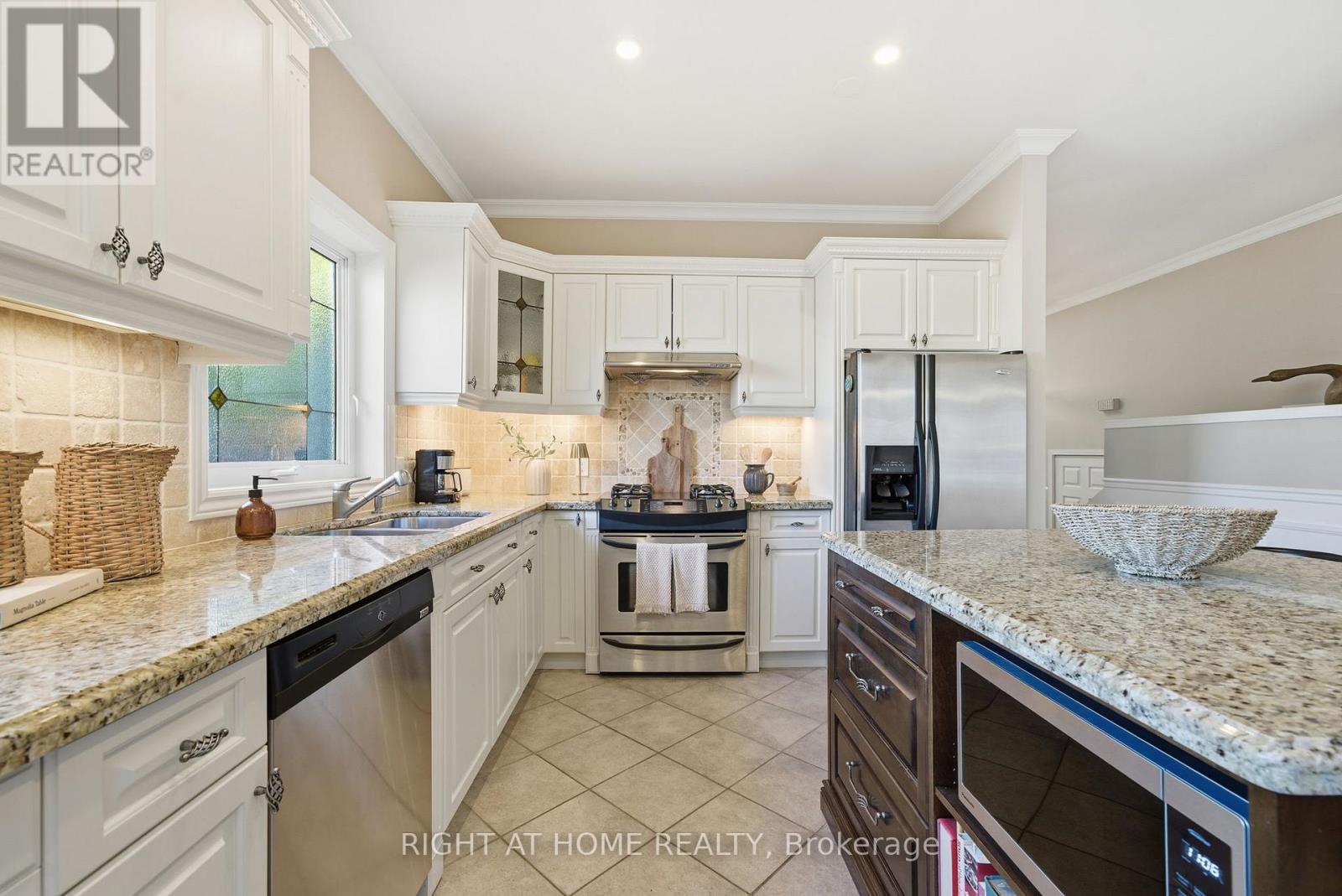 628 Marksbury Road, Pickering (West Shore), Ontario  L1W 2S8 - Photo 15 - E12742382