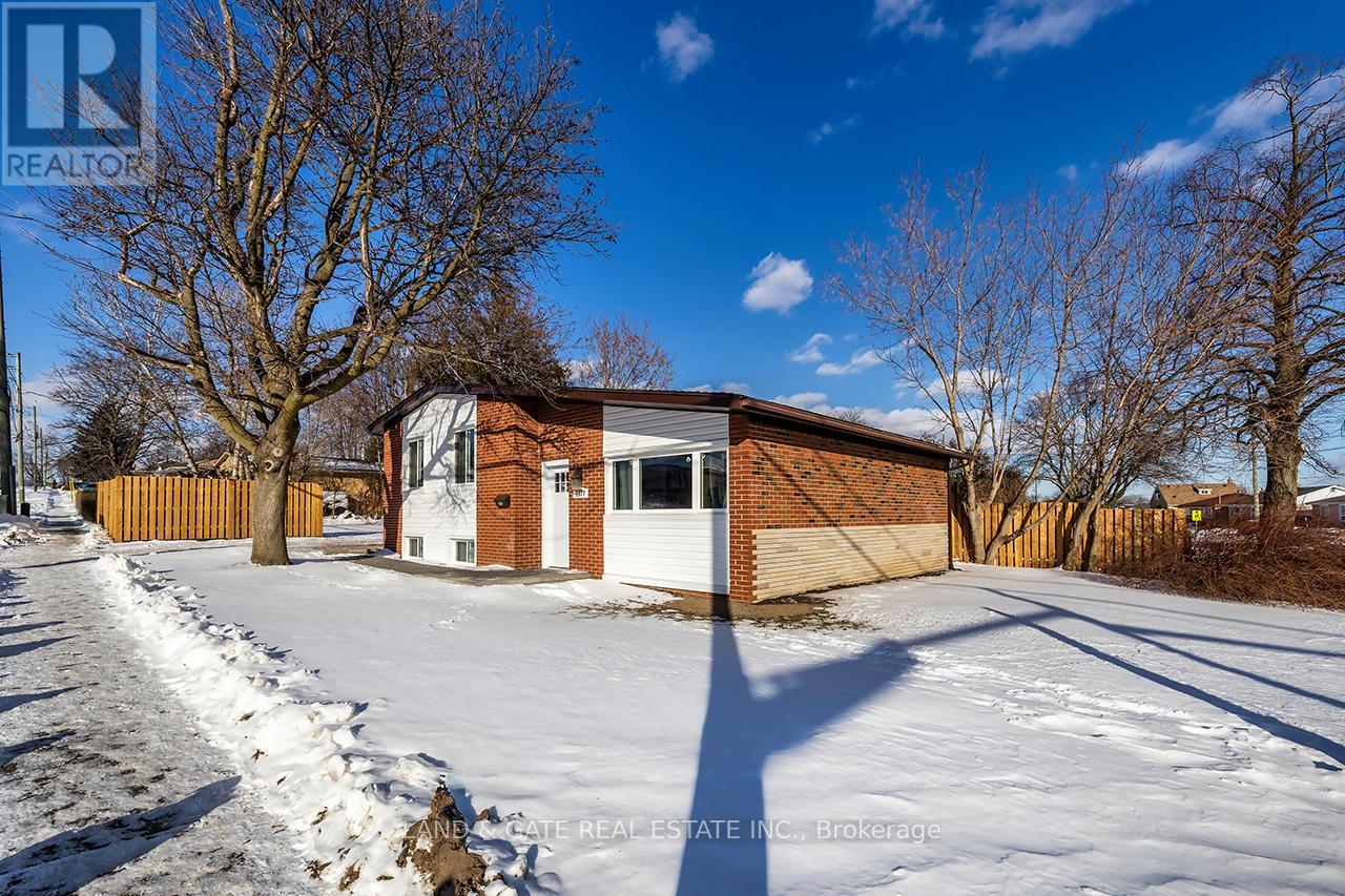 1377 Cedar Street, Oshawa, Ontario L1J 3S4 - Photo 3 - E12742500