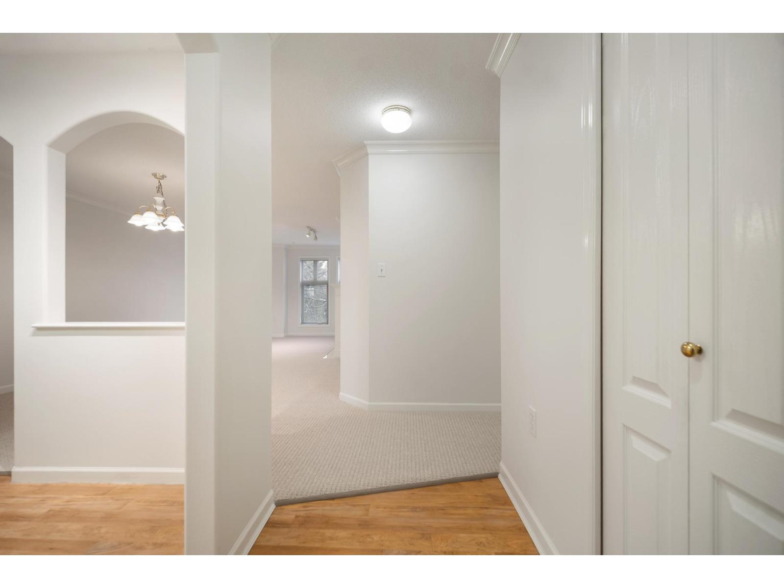 205 1929 154 Street, Surrey, British Columbia  V4A 4S2 - Photo 5 - R3083528