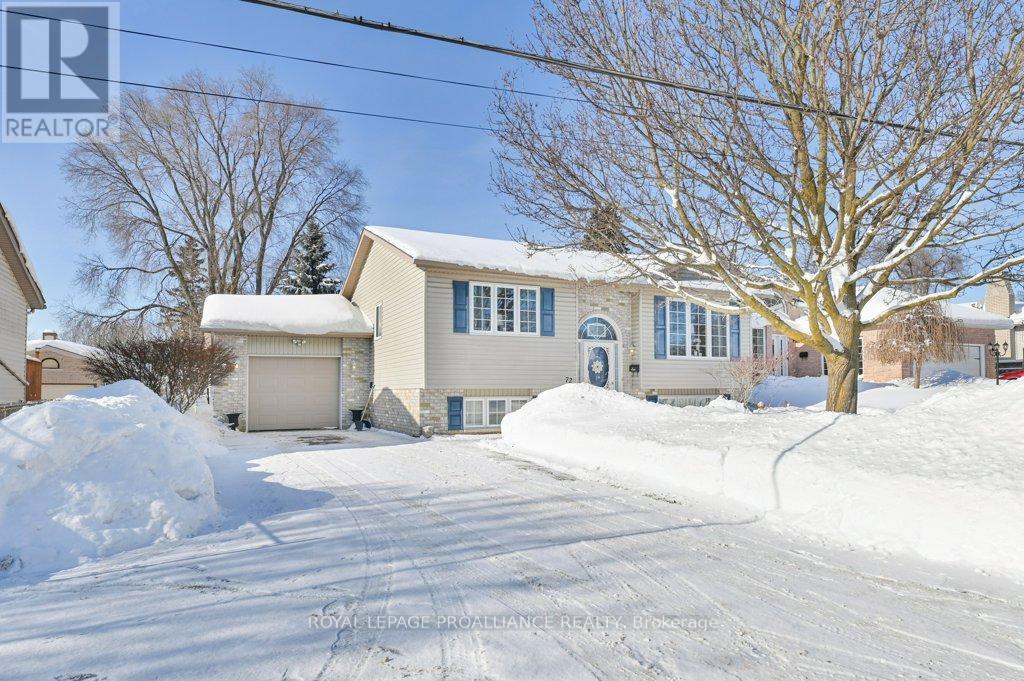 72 Gilbert Street, Belleville, Ontario  K8P 3H2 - Photo 2 - X12742506