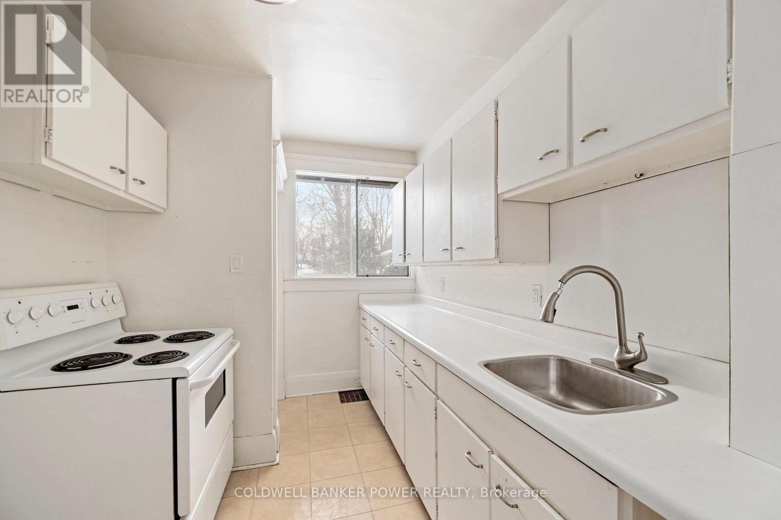 199 Emery Street E, London South, Ontario  N6C 2E3 - Photo 10 - X12742404