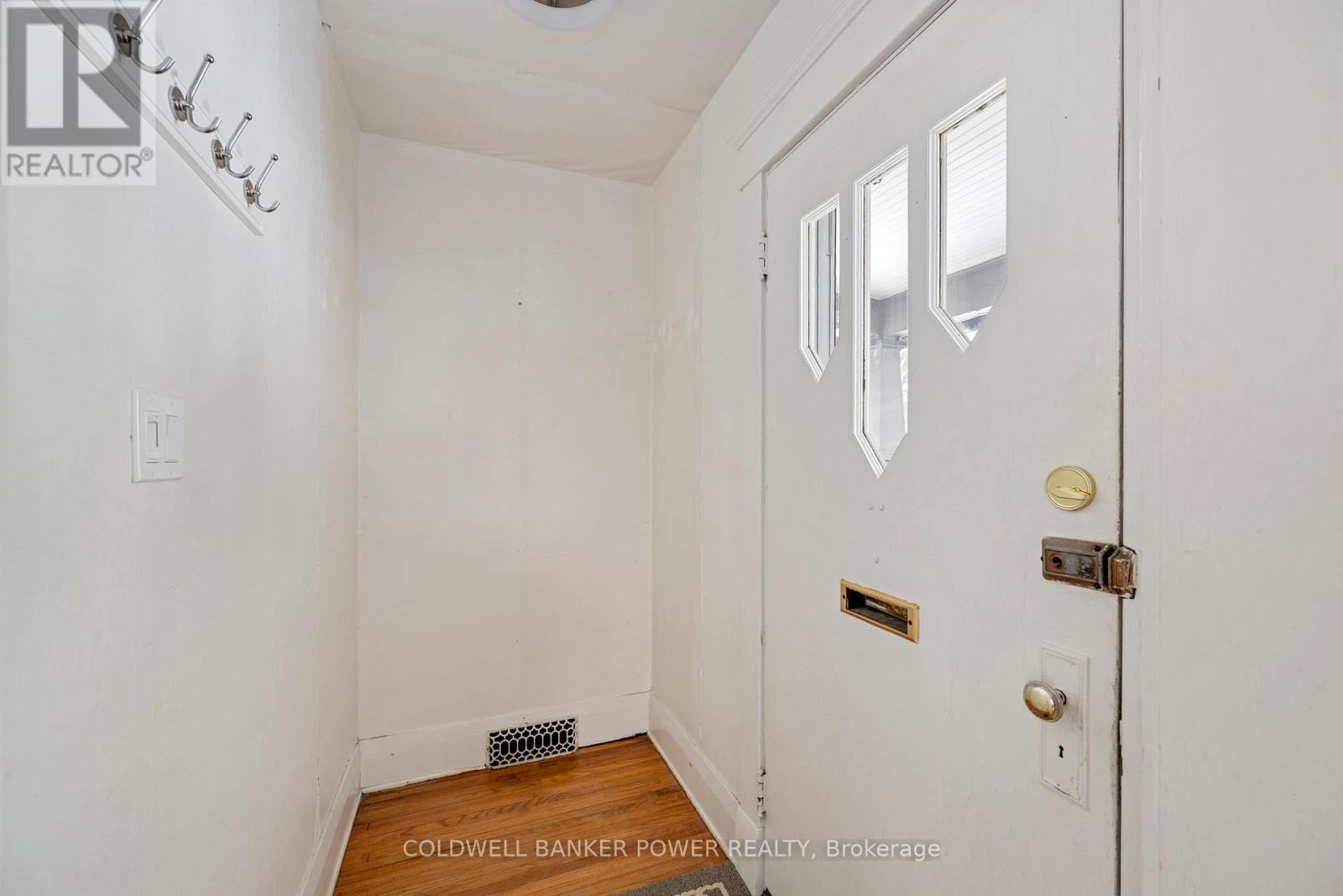 199 Emery Street E, London South, Ontario  N6C 2E3 - Photo 5 - X12742404