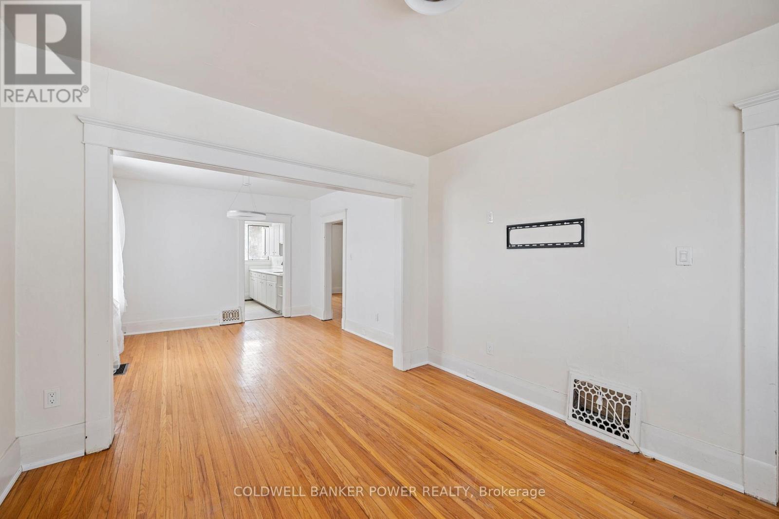 199 Emery Street E, London South, Ontario  N6C 2E3 - Photo 7 - X12742404