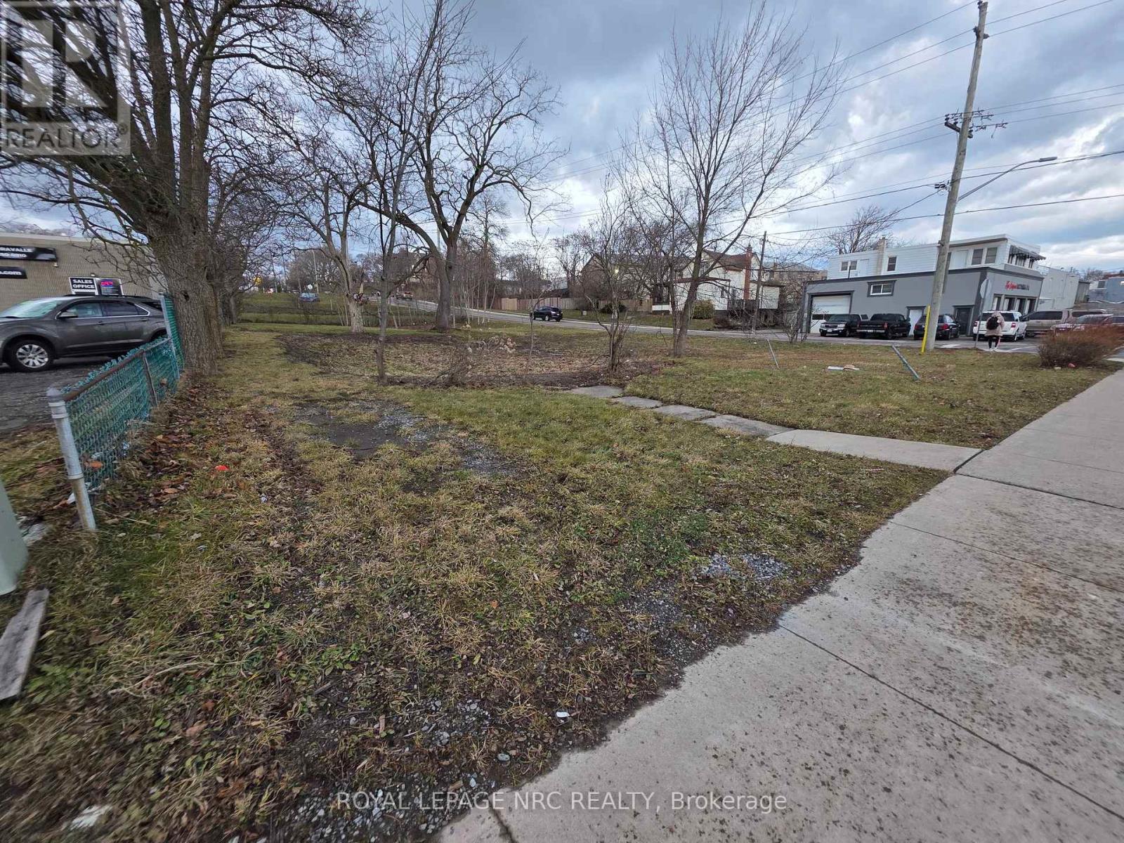 57 & 59 Ormond Street N, Thorold, Ontario  L2V 1Z3 - Photo 4 - X12742270