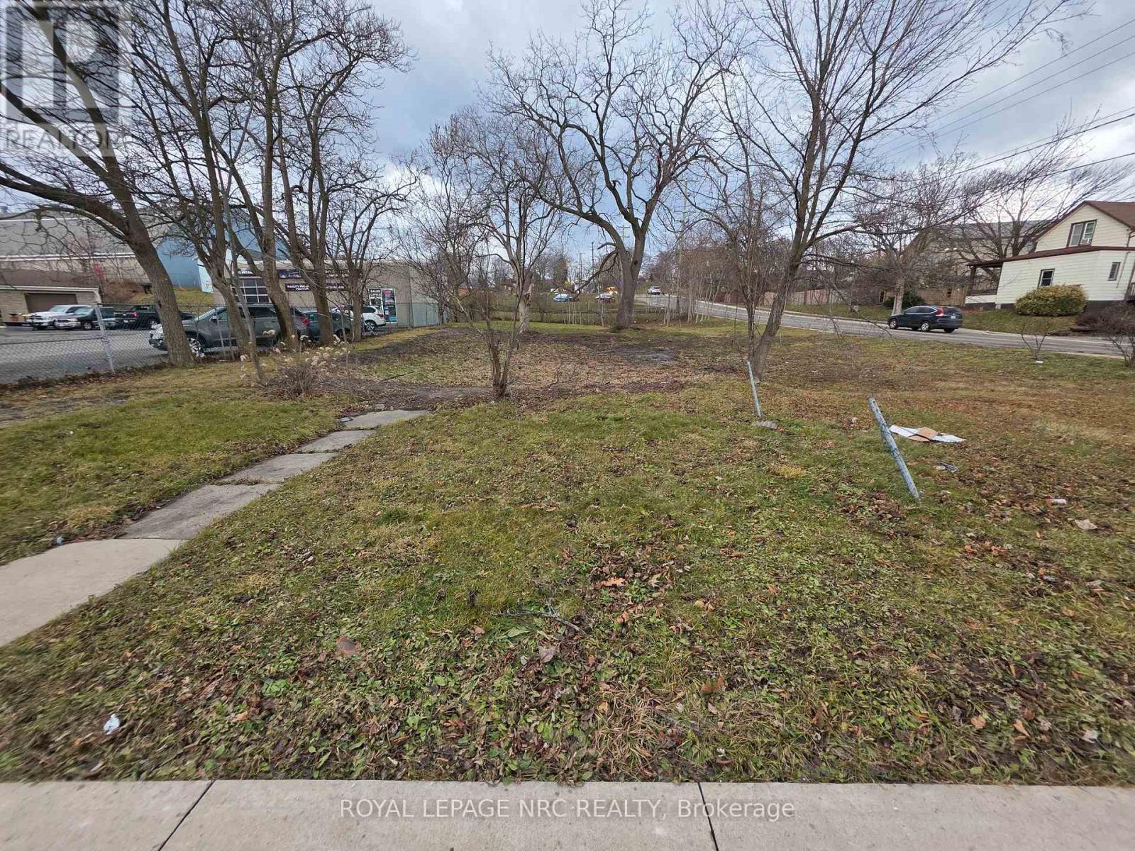 57 & 59 Ormond Street N, Thorold, Ontario  L2V 1Z3 - Photo 5 - X12742270