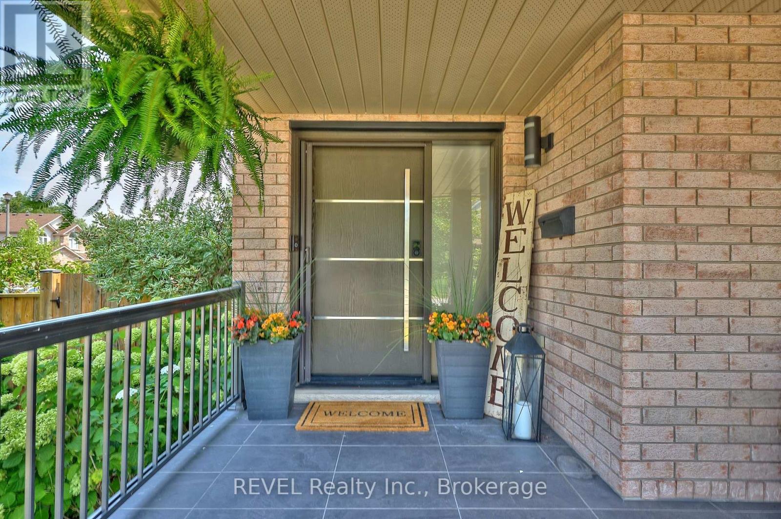 15 Fosh Court, St. Catharines, Ontario  L2S 4A9 - Photo 5 - X12742396