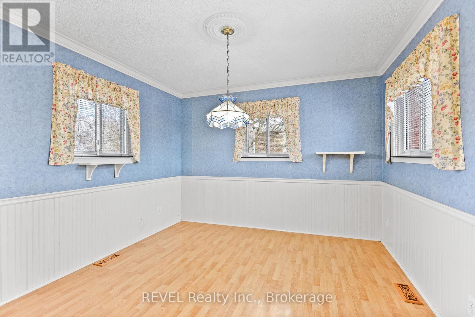 7962 Booth Street, Niagara Falls, Ontario  L2H 1E8 - Photo 7 - X12742410