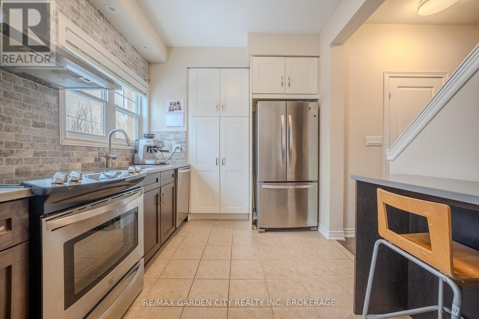 37 Durksen Drive, St. Catharines, Ontario  L2R 0A7 - Photo 11 - X12742412