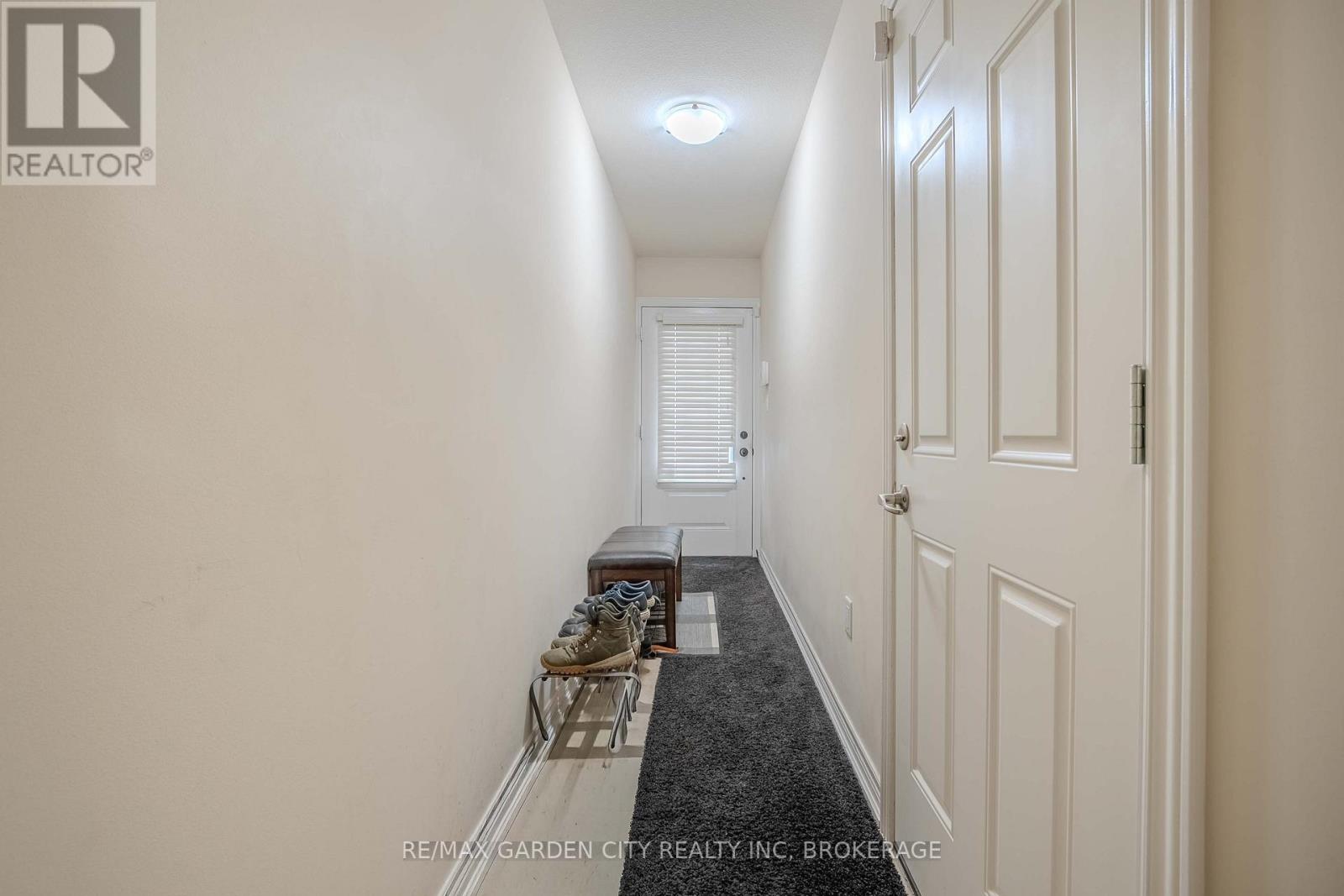 37 Durksen Drive, St. Catharines, Ontario  L2R 0A7 - Photo 3 - X12742412