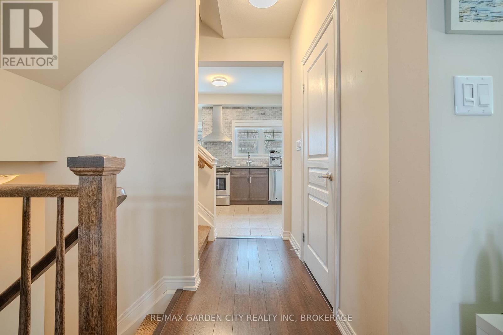 37 Durksen Drive, St. Catharines, Ontario  L2R 0A7 - Photo 8 - X12742412