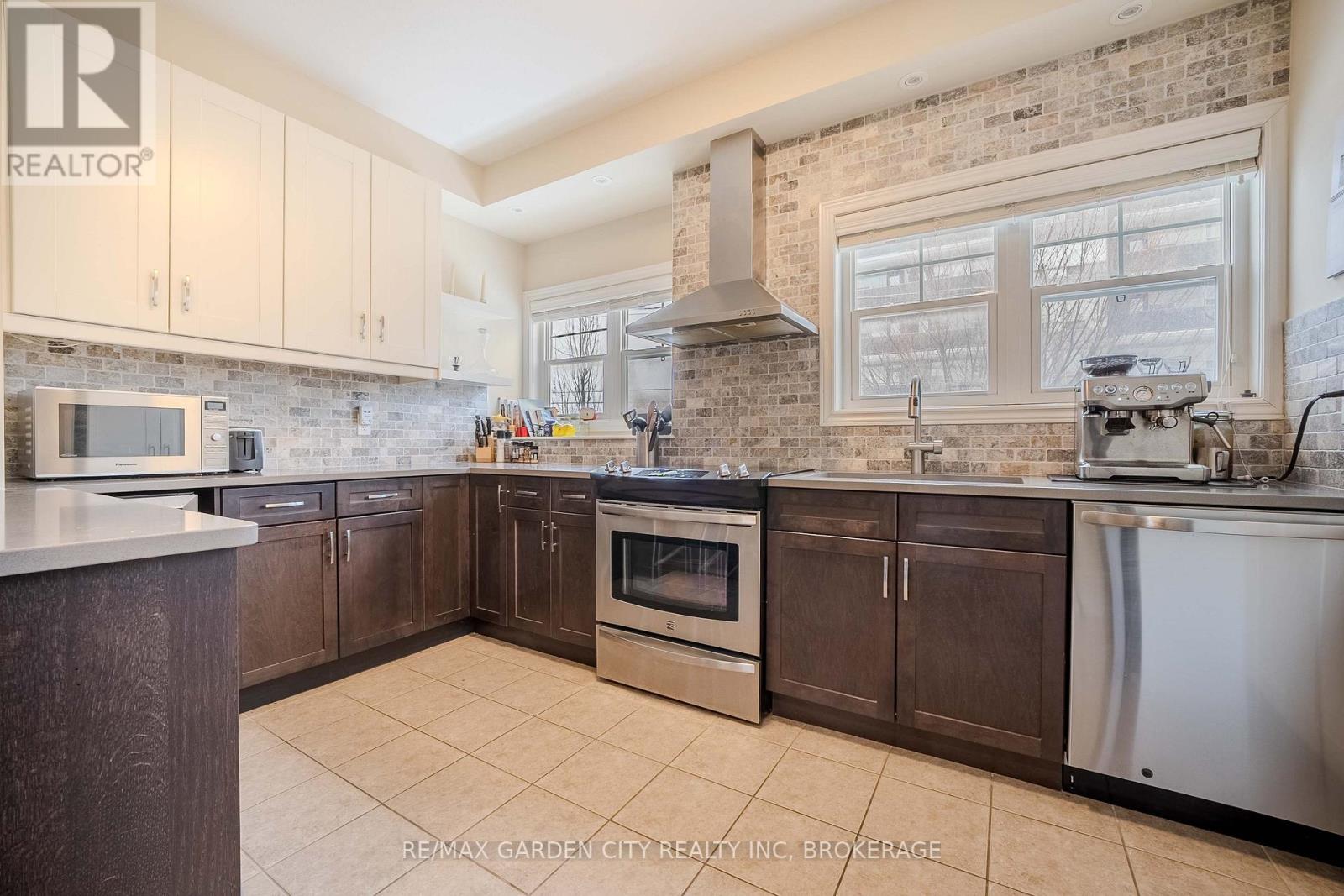 37 Durksen Drive, St. Catharines, Ontario  L2R 0A7 - Photo 9 - X12742412