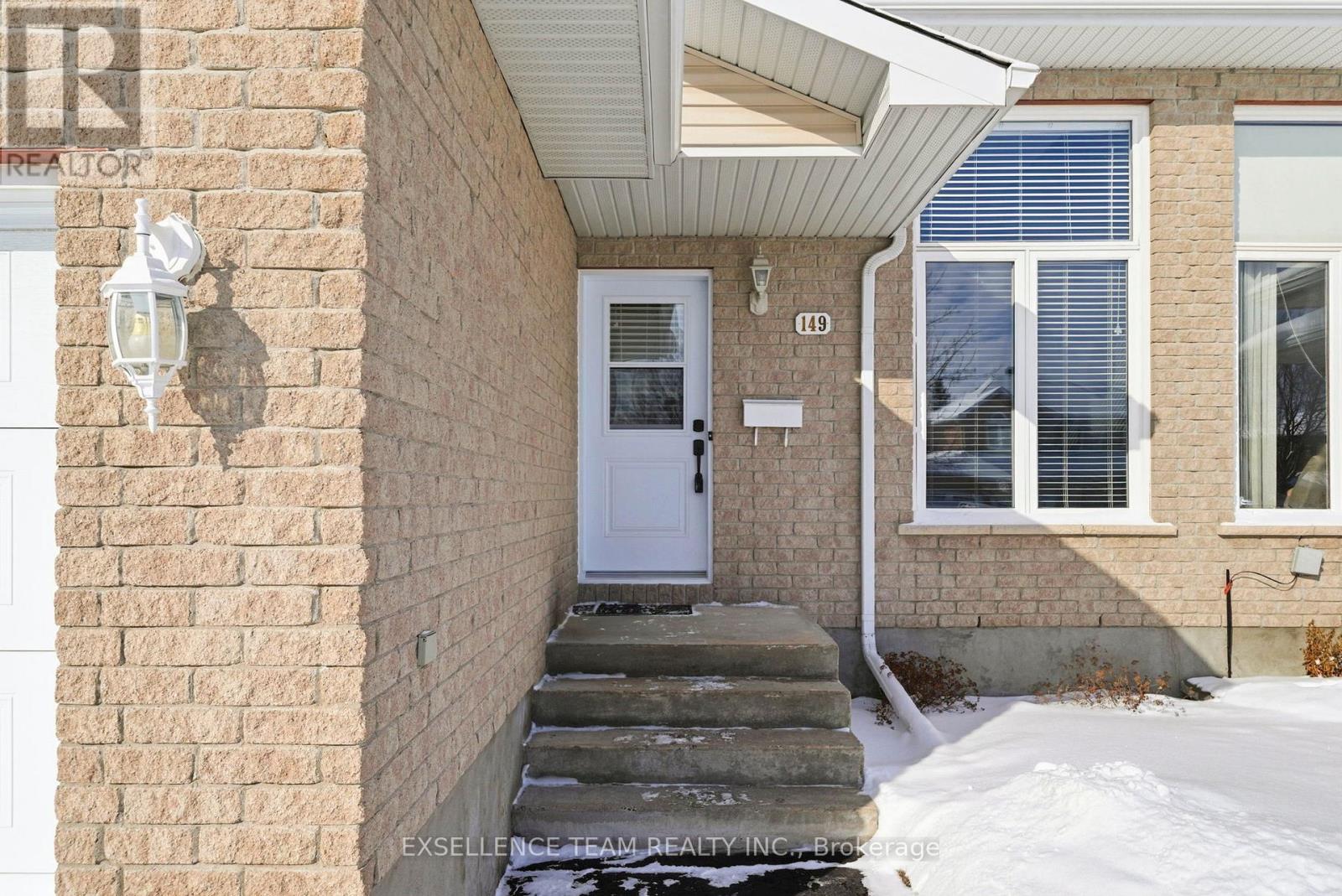 149 Heritage Place, Cornwall, Ontario  K6J 5V6 - Photo 2 - X12742528