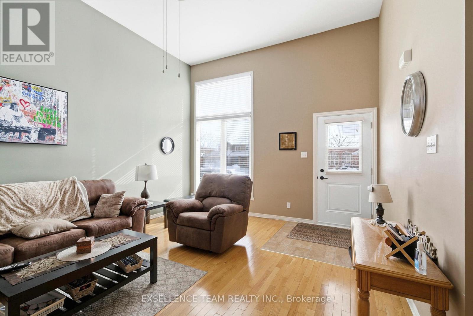 149 Heritage Place, Cornwall, Ontario  K6J 5V6 - Photo 4 - X12742528