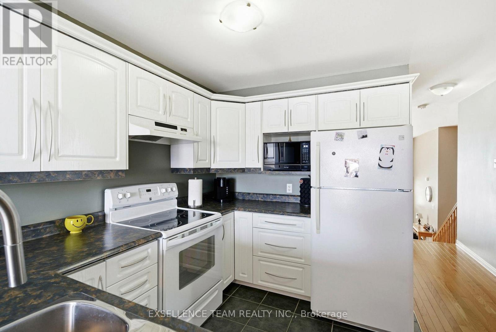 149 Heritage Place, Cornwall, Ontario  K6J 5V6 - Photo 9 - X12742528