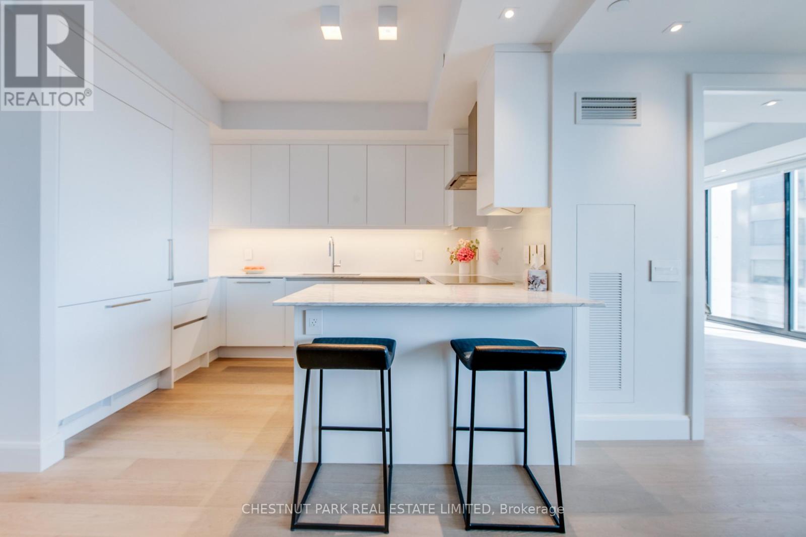 2703 - 200 Cumberland Street, Toronto, Ontario  M5R 0B7 - Photo 10 - C12742274