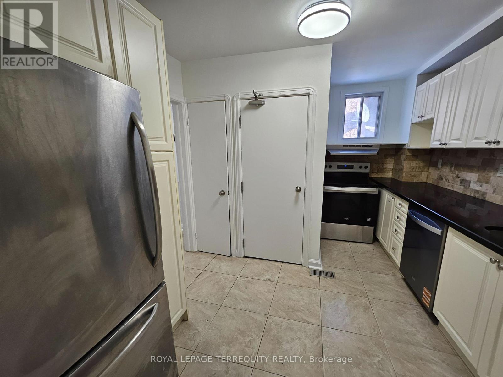 557 Lawrence Avenue W, Toronto, Ontario  M6A 1A5 - Photo 16 - C12742314