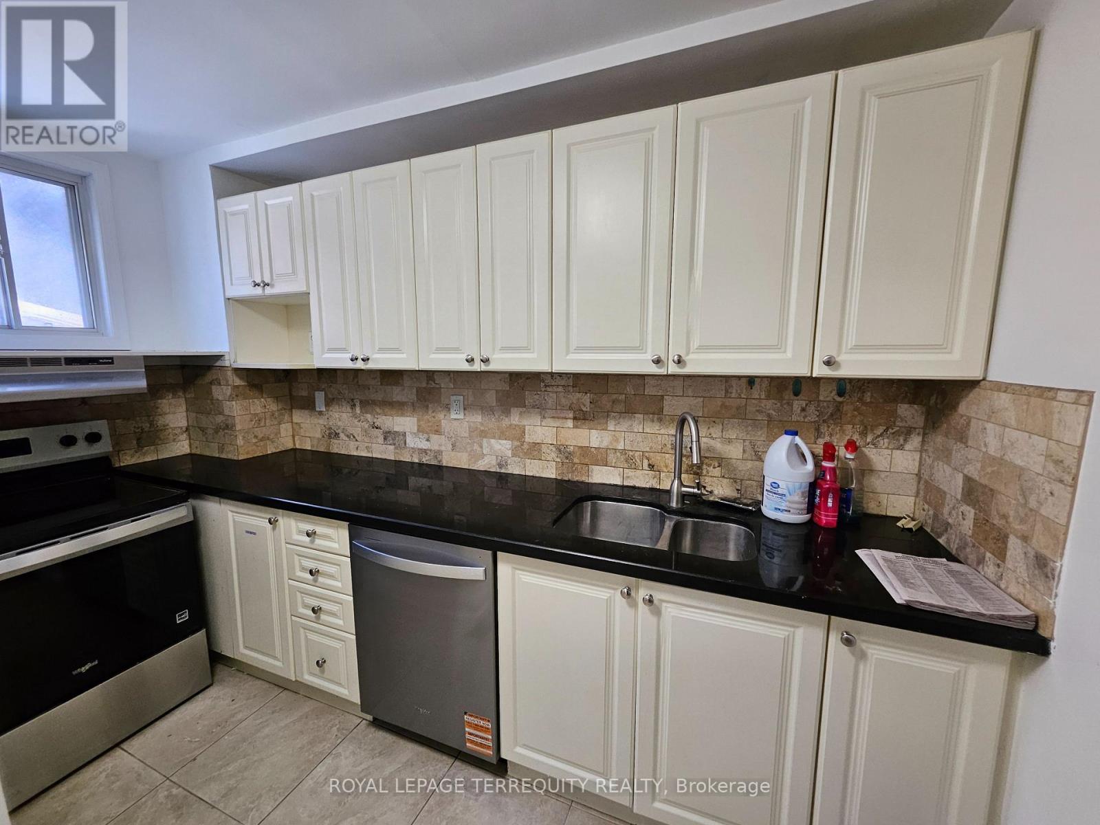 557 Lawrence Avenue W, Toronto, Ontario  M6A 1A5 - Photo 17 - C12742314