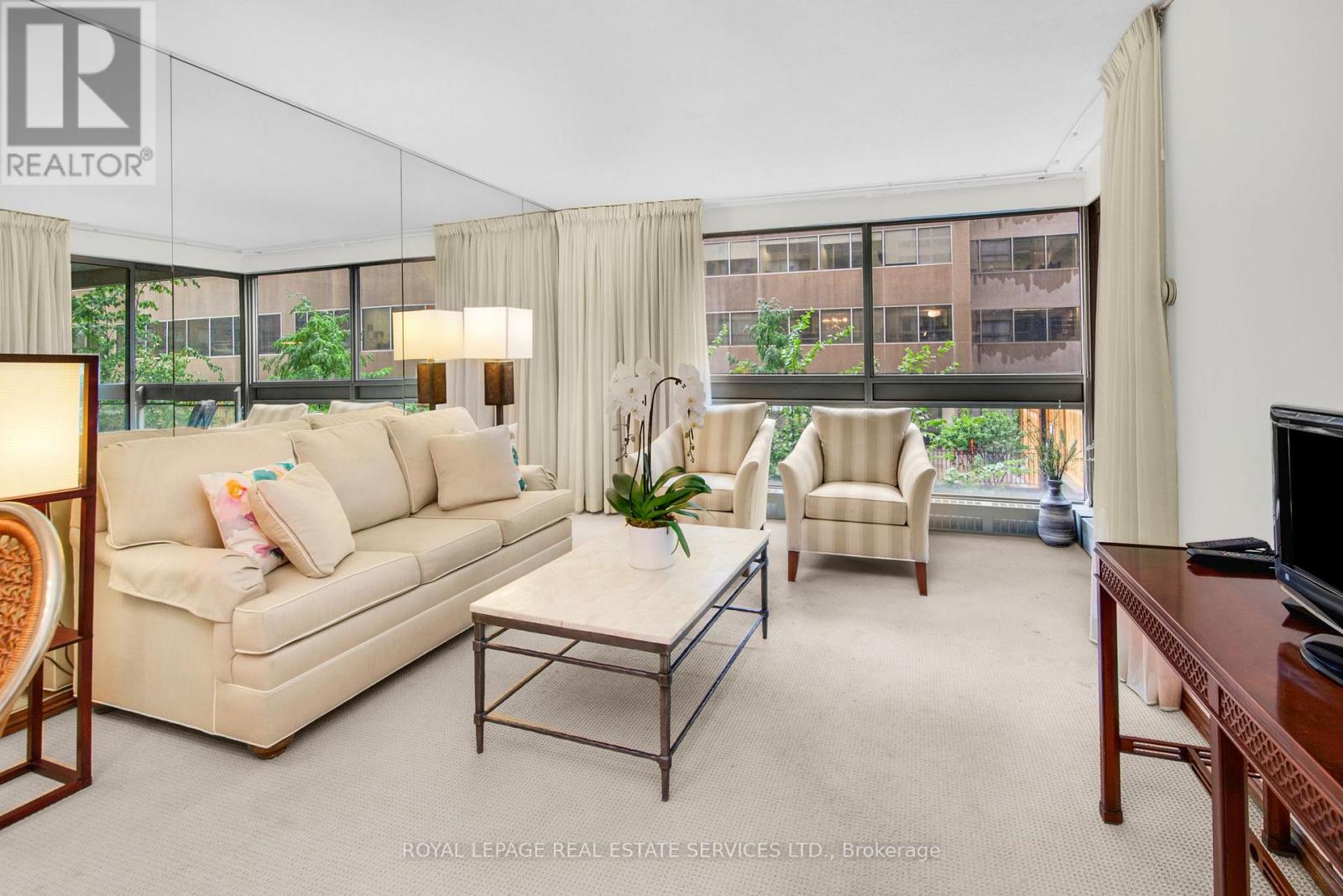 205 - 61 St Clair Avenue W, Toronto, Ontario  M4V 2Y8 - Photo 11 - C12742432