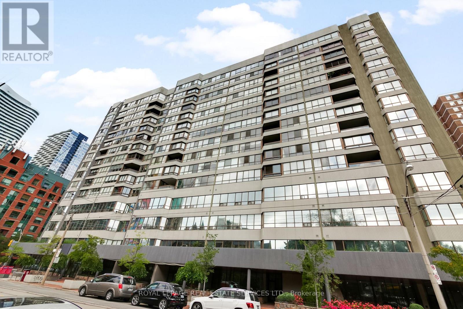 609 - 130 Carlton Street, Toronto, Ontario  M5A 4K3 - Photo 2 - C12742450