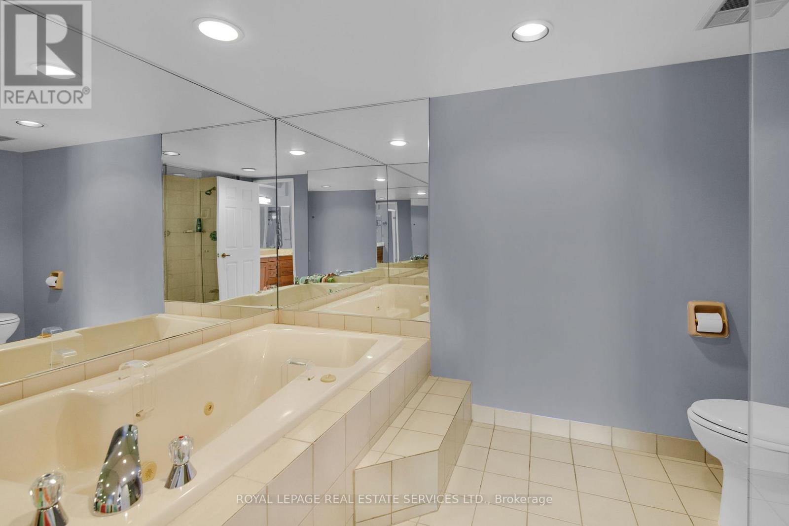 609 - 130 Carlton Street, Toronto, Ontario  M5A 4K3 - Photo 35 - C12742450