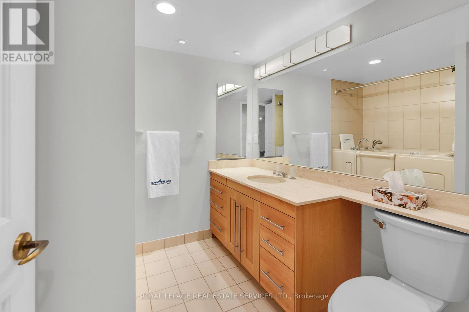 609 - 130 Carlton Street, Toronto, Ontario  M5A 4K3 - Photo 29 - C12742456